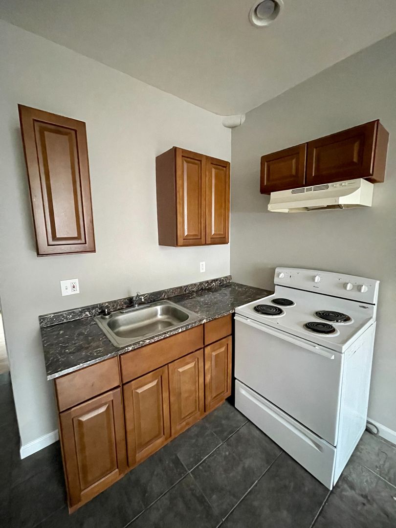 Philadelphia Apartment: 3374 Amber Street