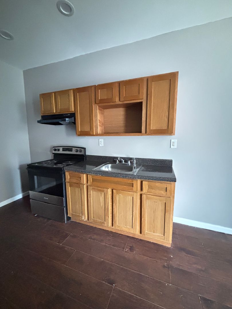 Philadelphia Apartment: 1864 E Cornwall Street