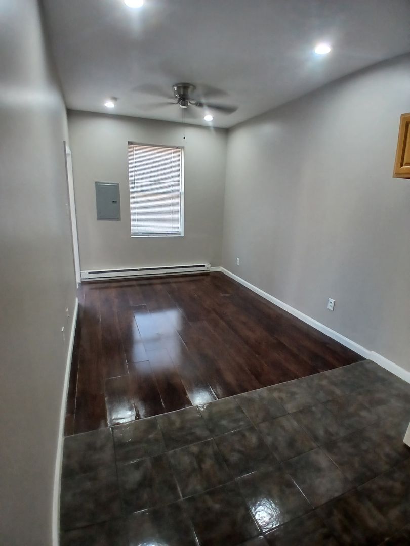 PHILADELPHIA House: 3238 Jasper St