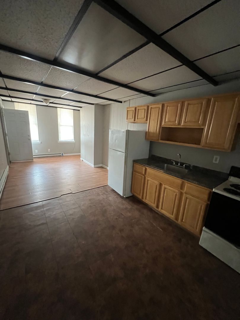 Philadelphia Apartment: 1937 E Cambria Street
