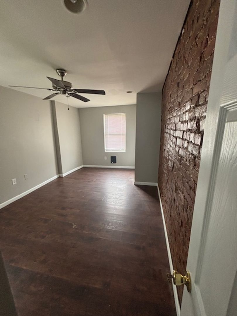 Philadelphia Apartment: 2080 E Venango Street