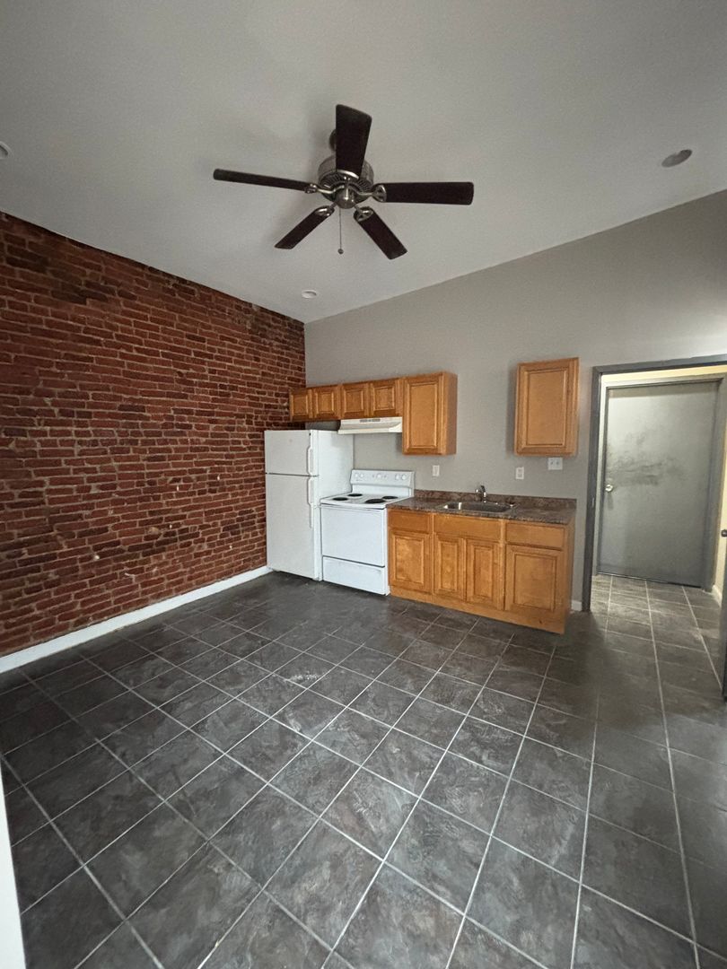 Philadelphia Apartment: 2118 E Ontario Street