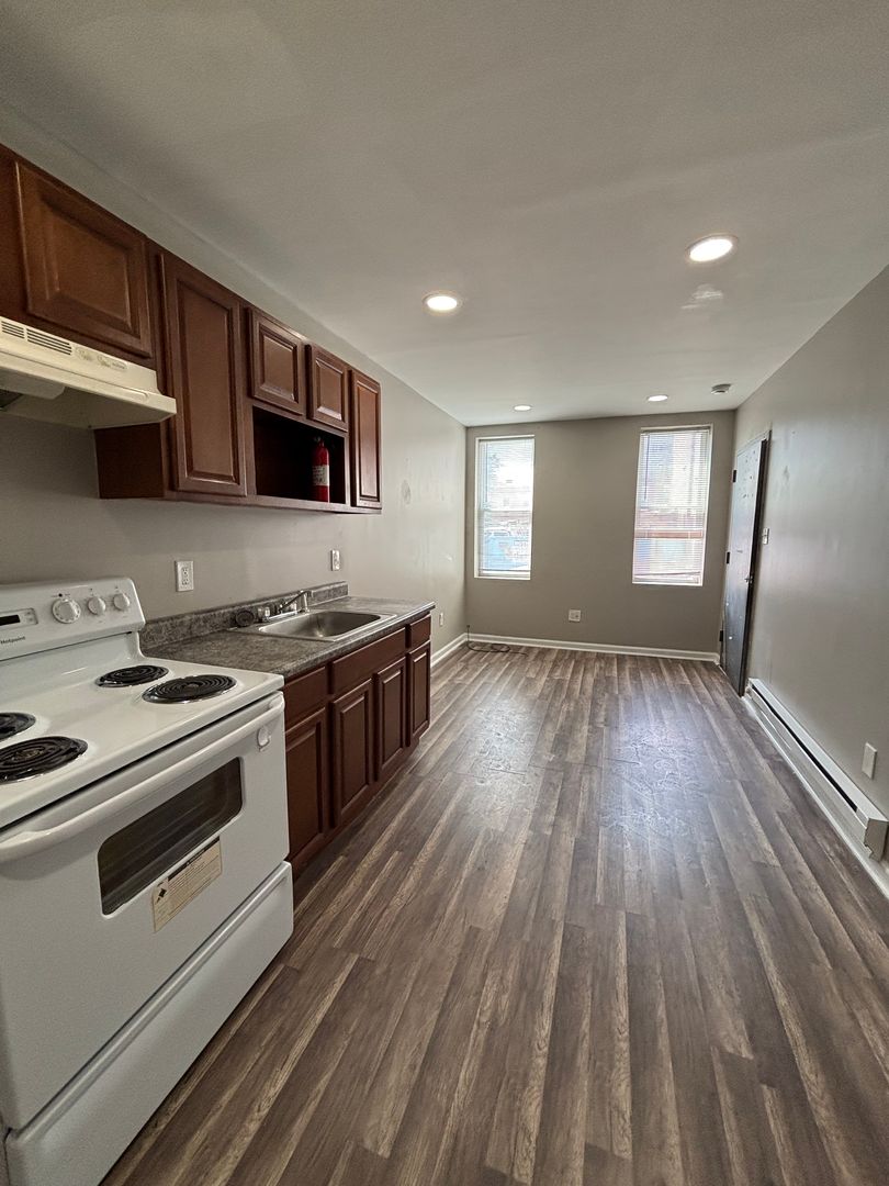Philadelphia Apartment: 24 E Silver Street