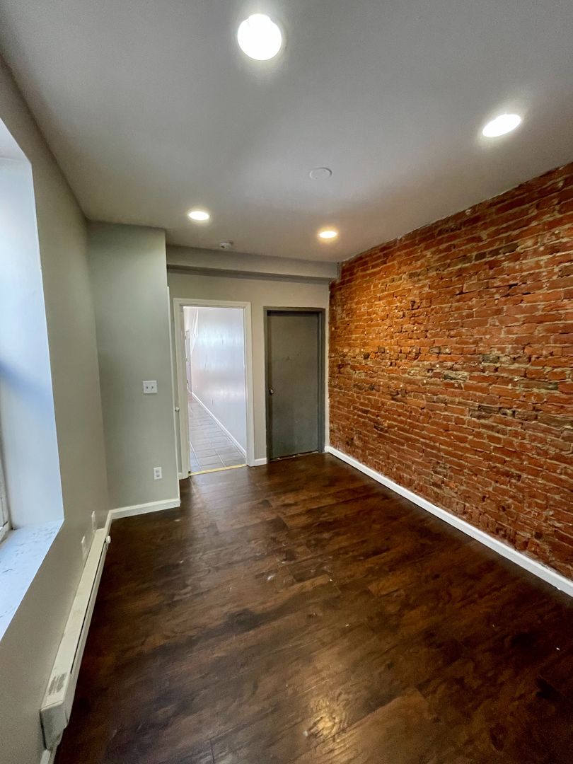 Philadelphia Apartment: 2131 E Tioga Street
