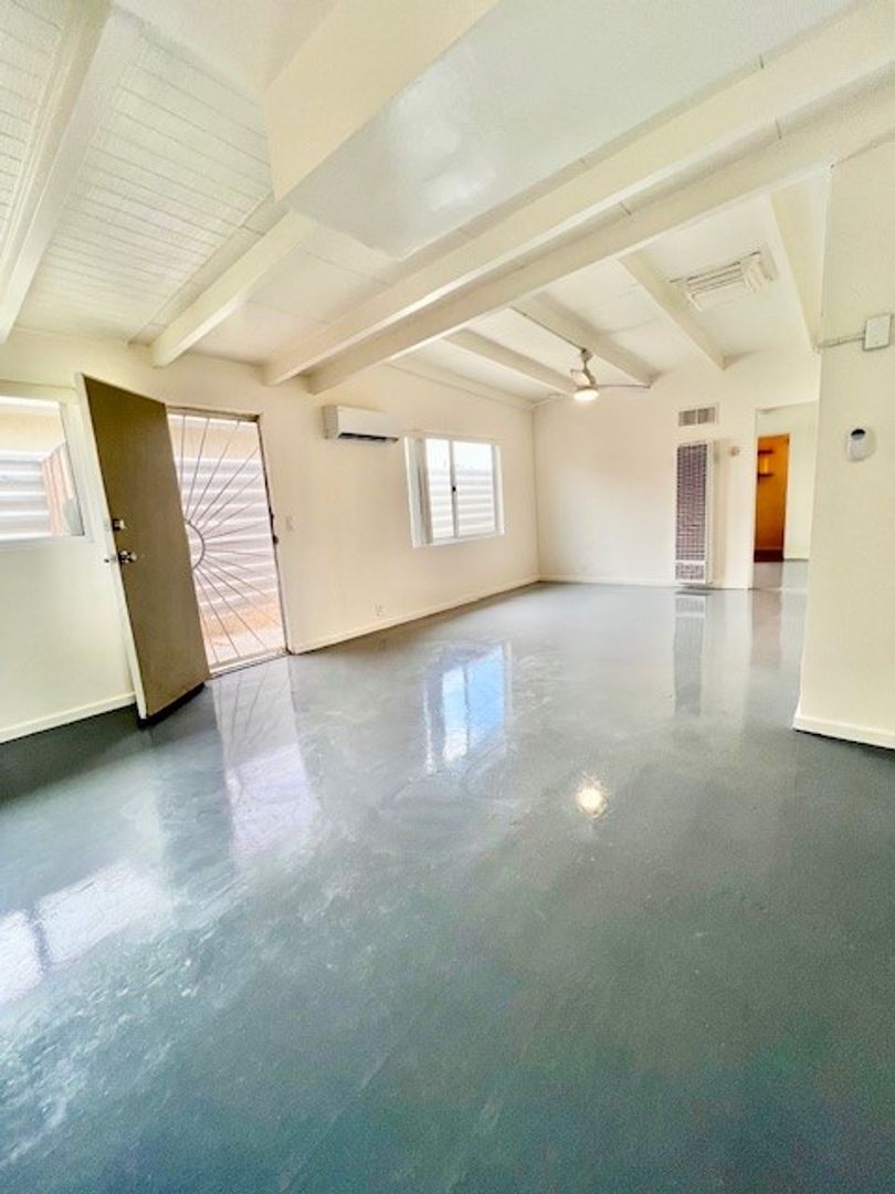 Palm Springs Apartment: 540 S Mountain View Dr