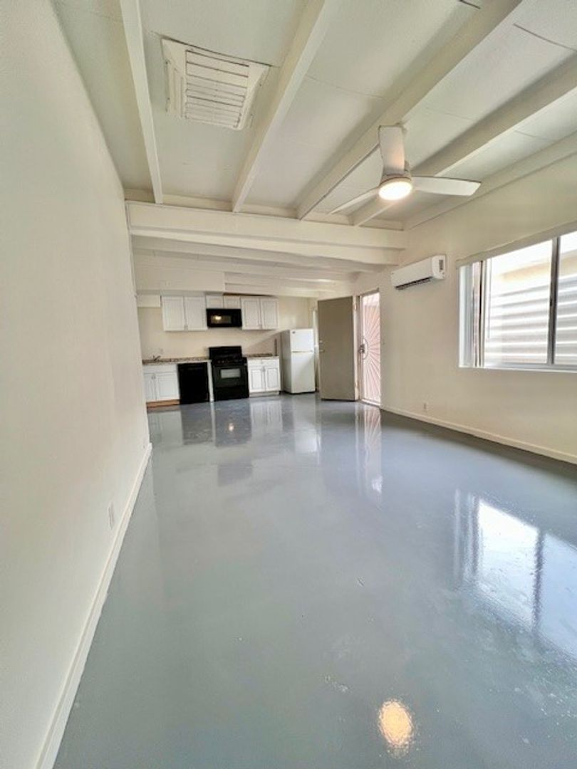 Palm Springs Apartment: 540 S Mountain View Dr