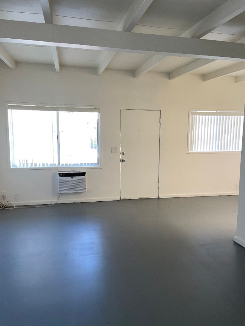 Palm Springs Apartment: 540 S Mountain View Dr