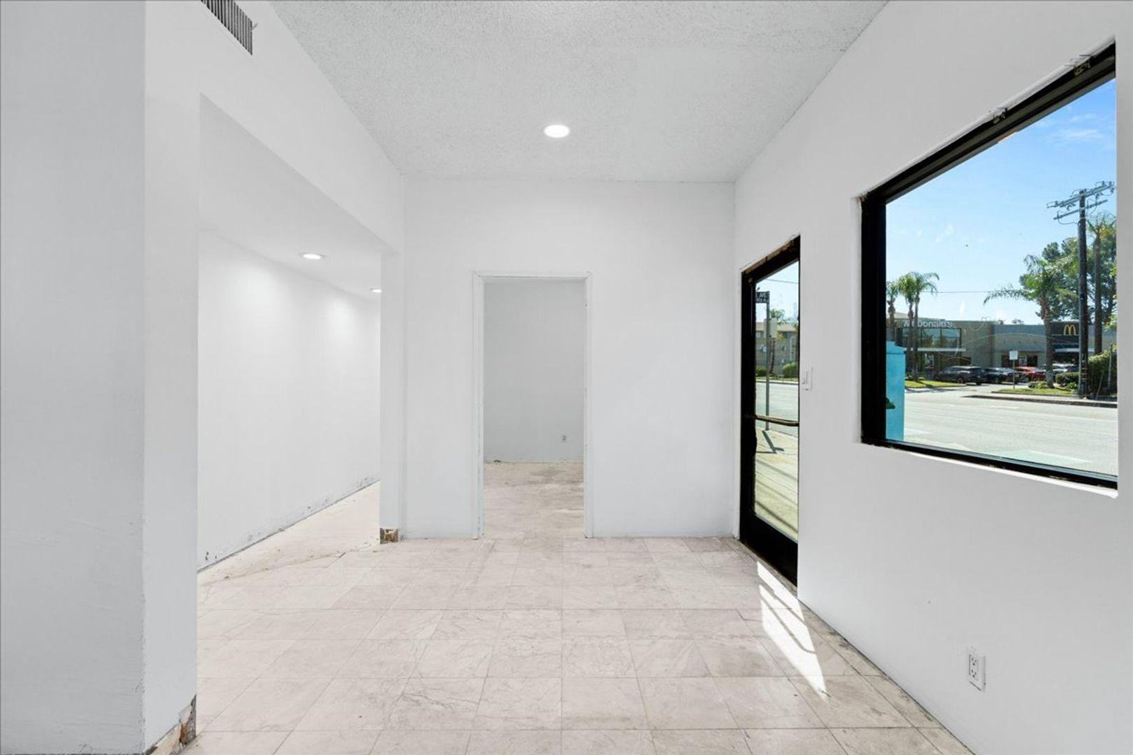 Sunland Apartment: 7969 Foothill Blvd