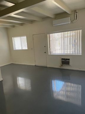 1 Bedroom Apt in Palm Springs – photo 1