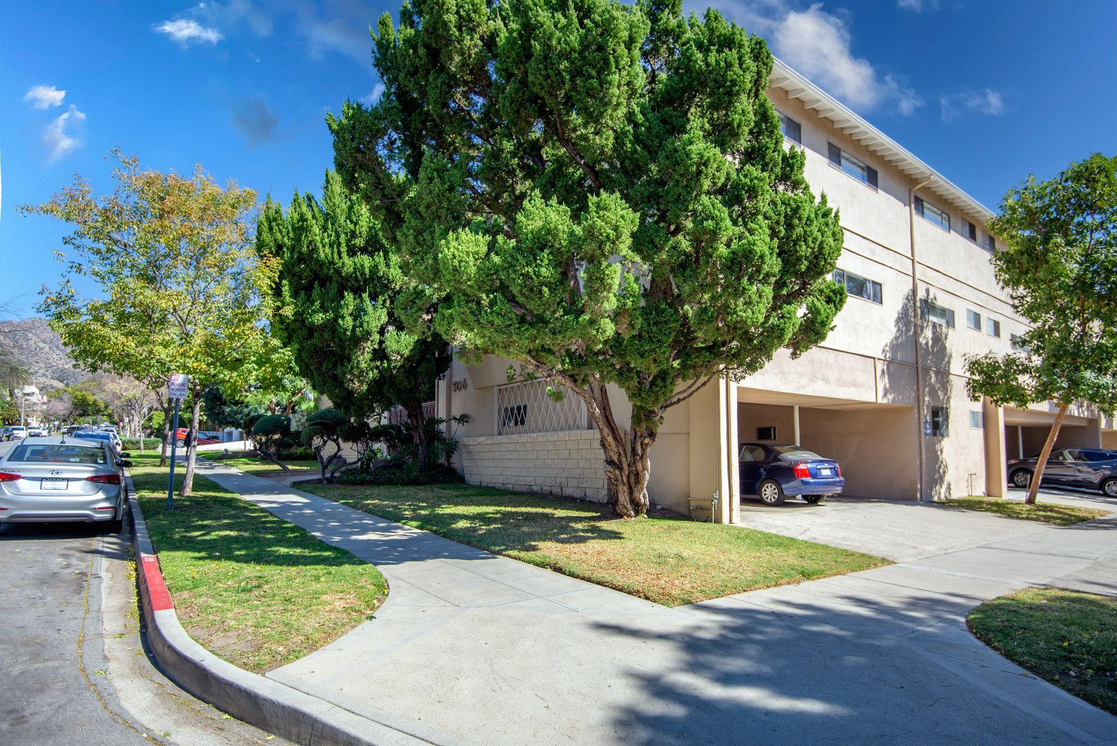 Burbank Apartment: 506 - 508 Palm Avenue