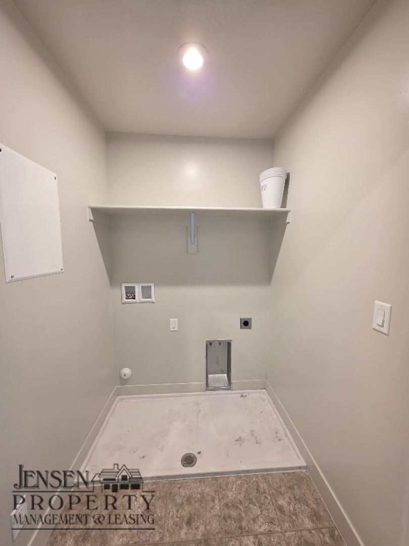 Laundry room at R517