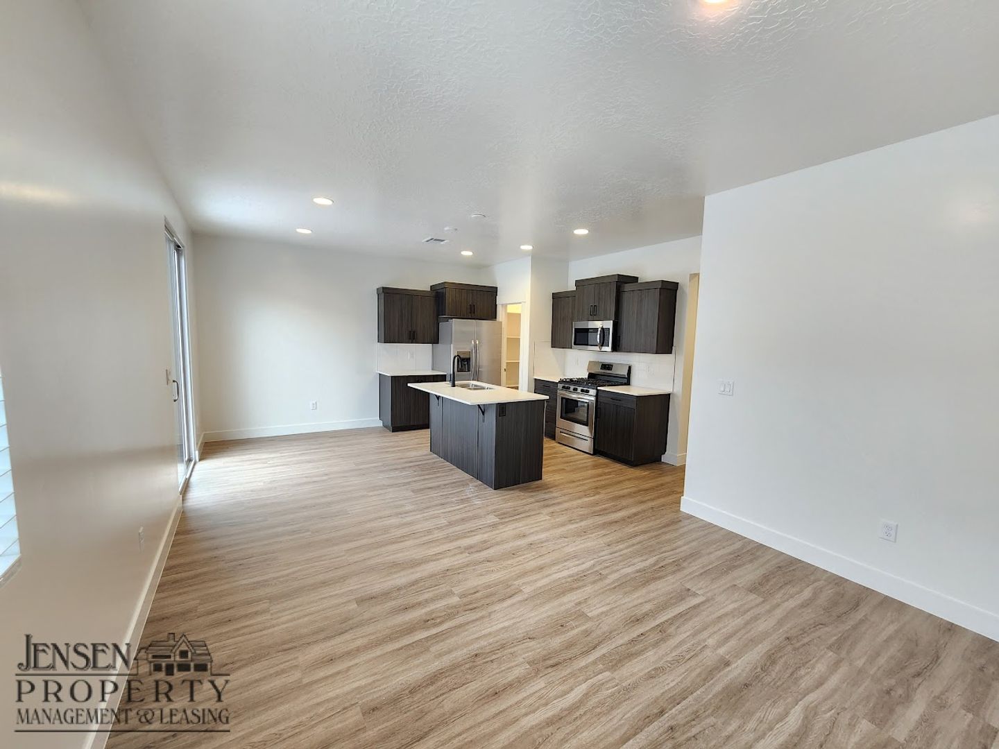 R973 3 of 12