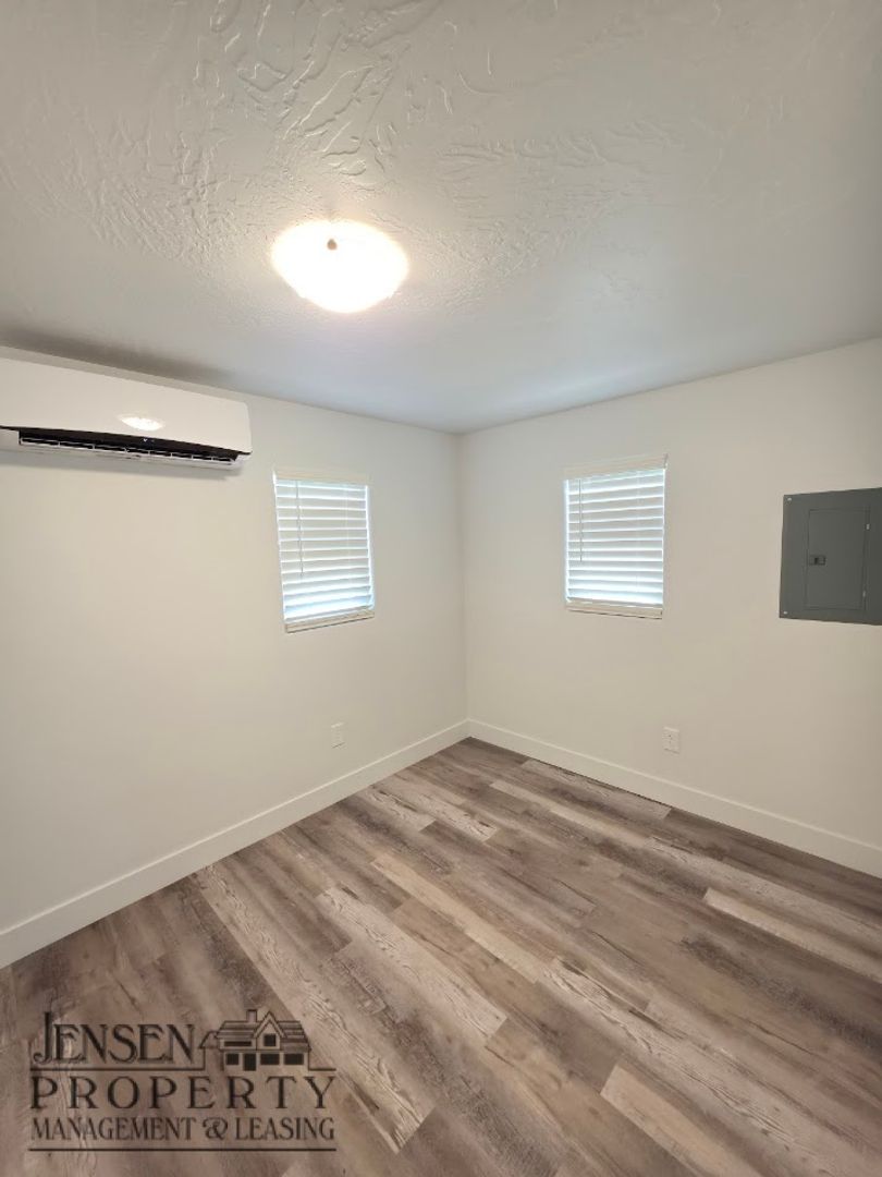 R660 13 of 24