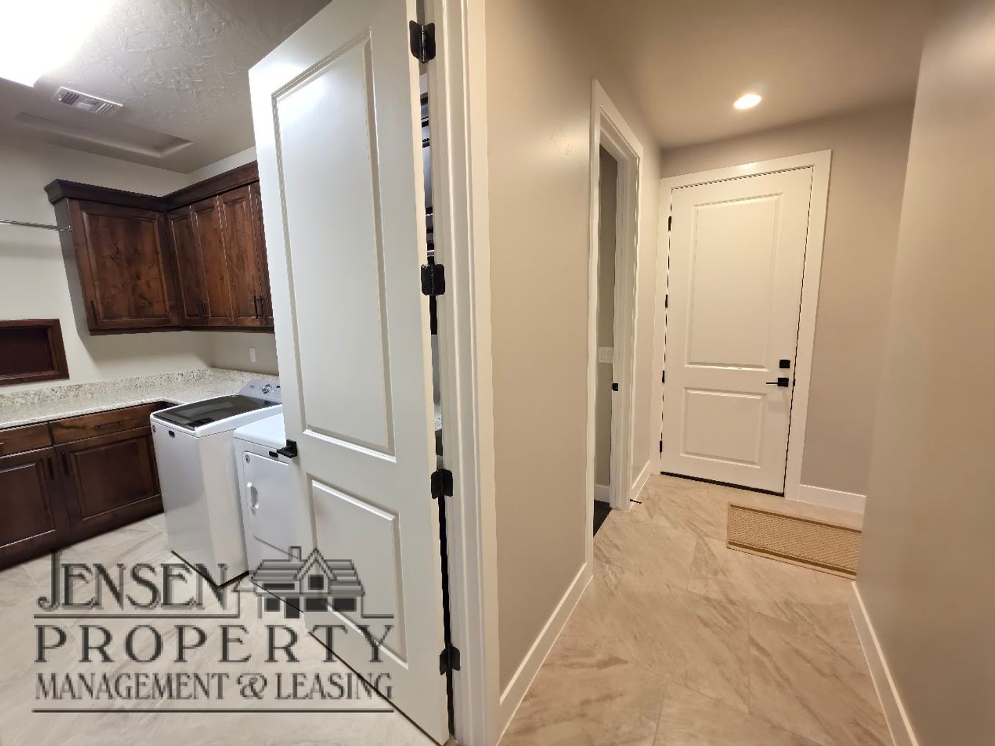 Laundry room at R367 (3 of 3)