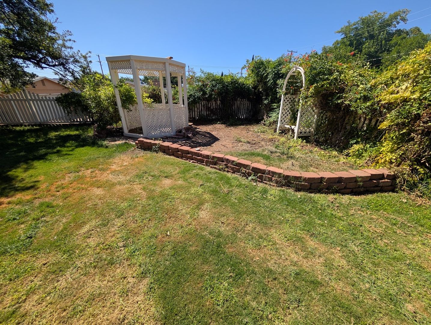 R390 5 of 12