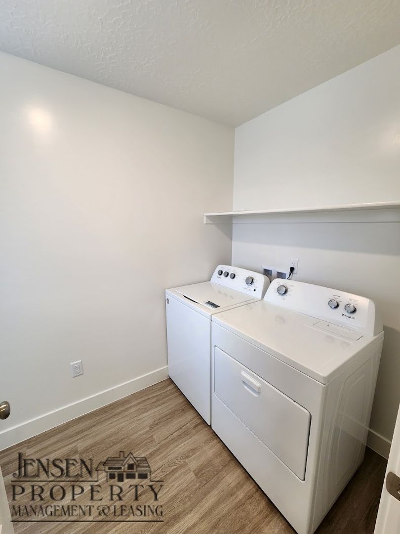 Laundry room at R971 (2 of 3)