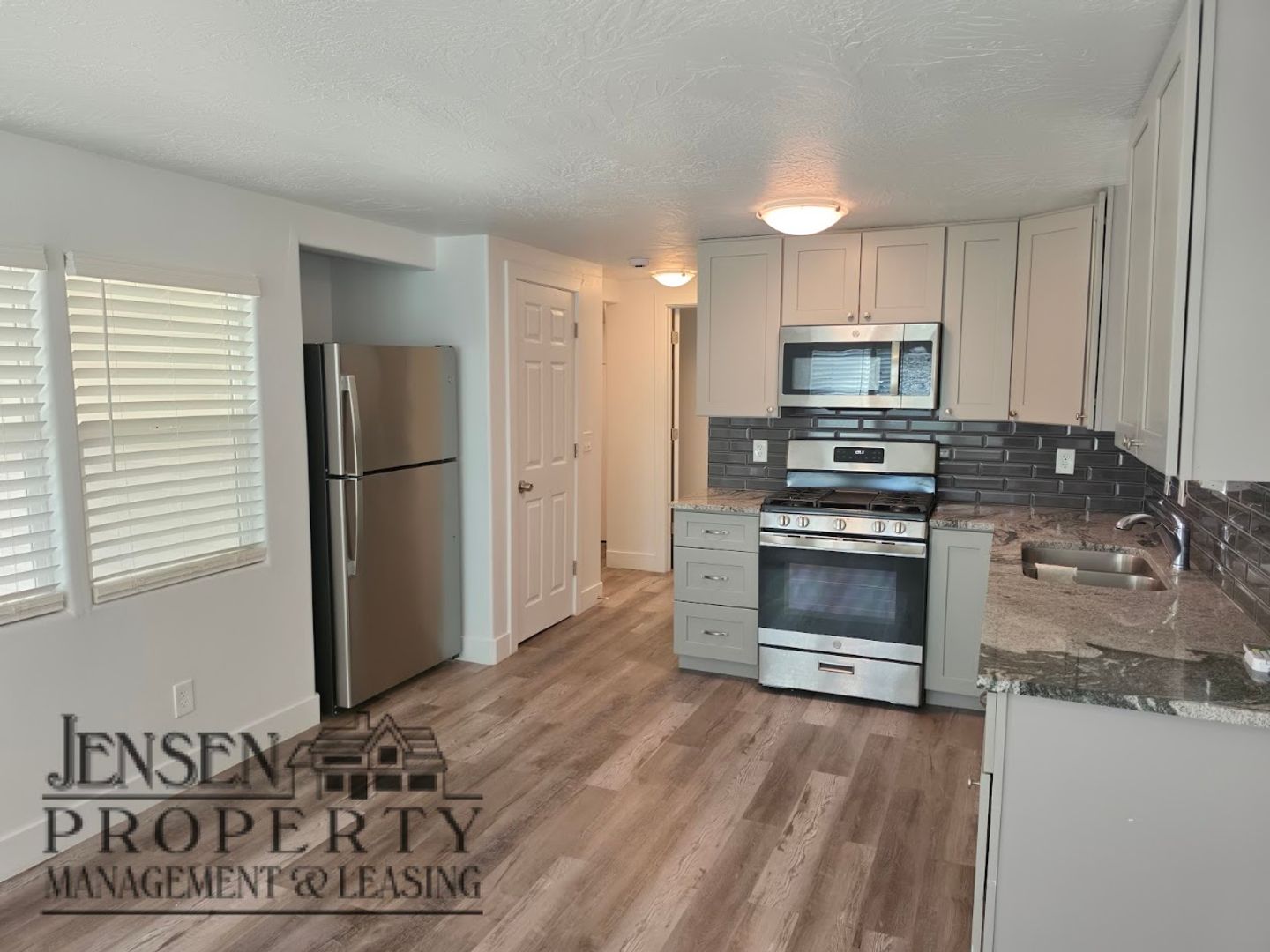 R660 11 of 24