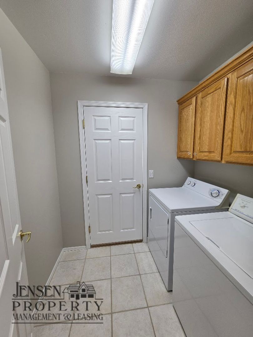 Laundry room at R438