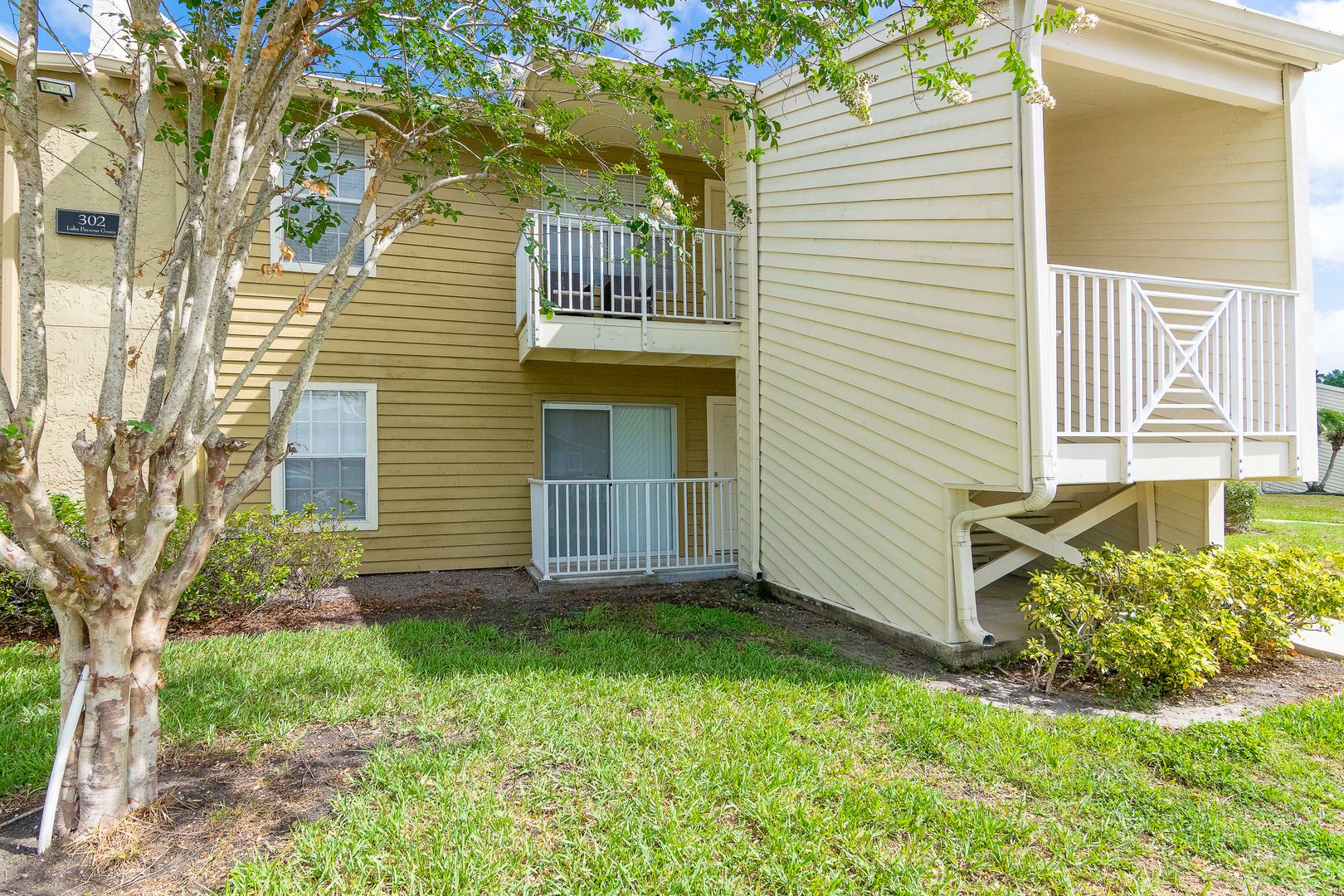 Brandon Condo: 302 Lake Parsons Green #103