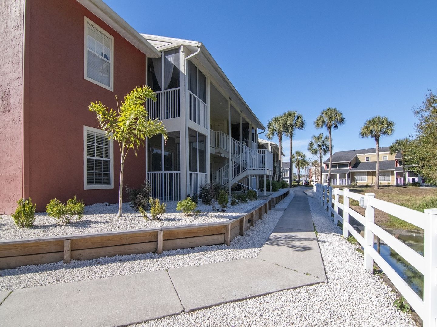 Brandon House: 803 Lake Haven Square #105