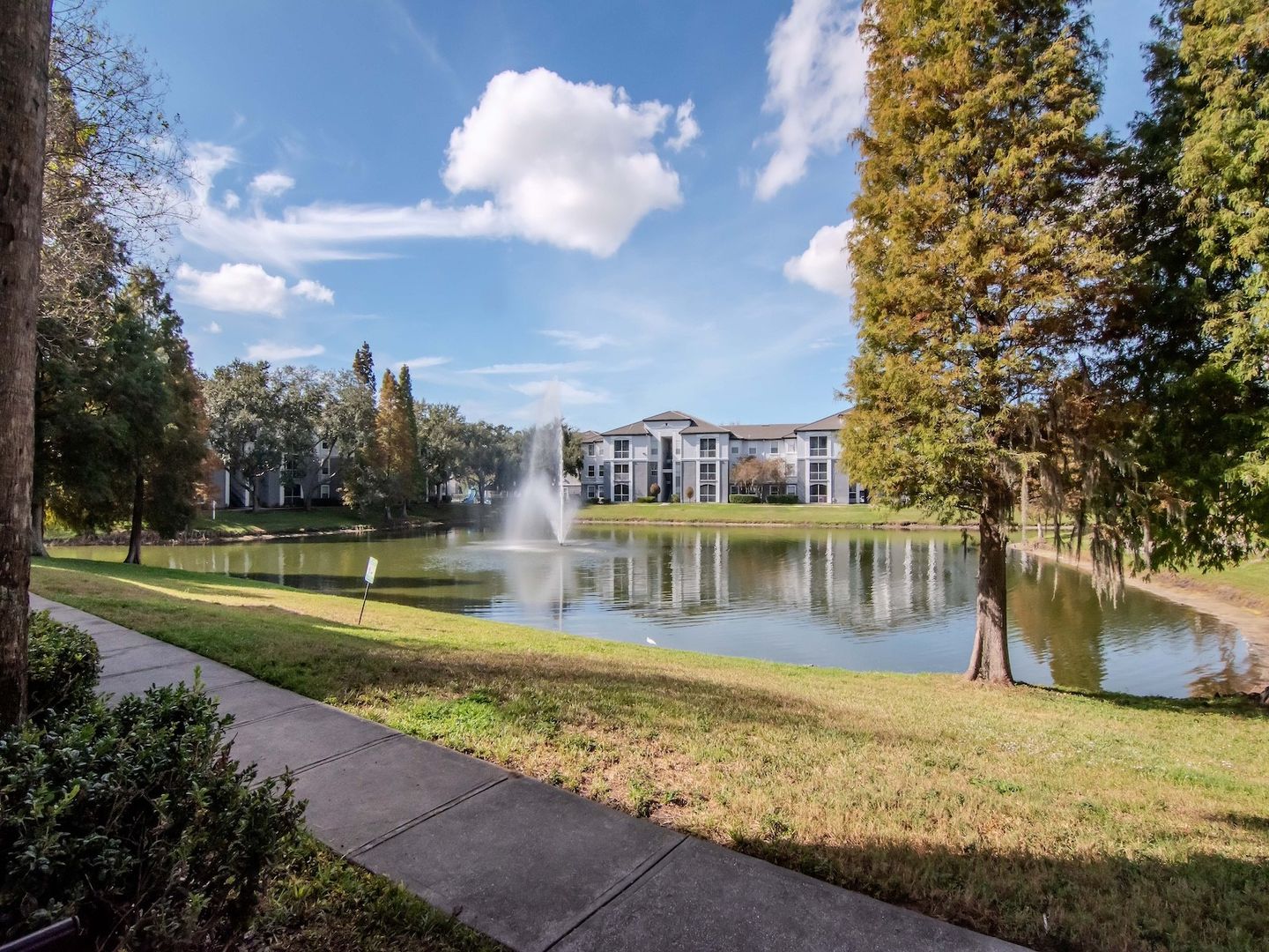 Riverview Condo: 5817 Legacy Crescent Place #101