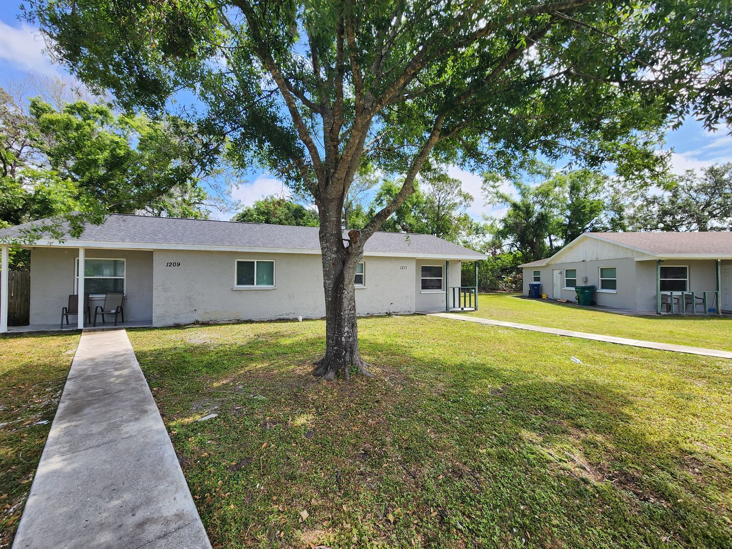 Bradenton House: 1209 62nd Ave East