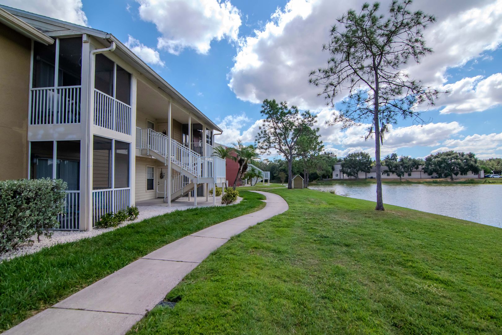 Brandon Condo: 209 Lake Brook Cir. #107