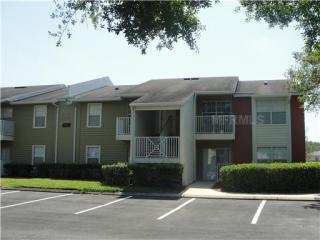 Brandon House: 209 Lake Brook Circle #205