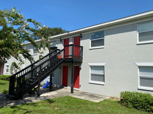 2nd Floor 2 Bedroom 1 Bath in Brandon, FL – photo 1