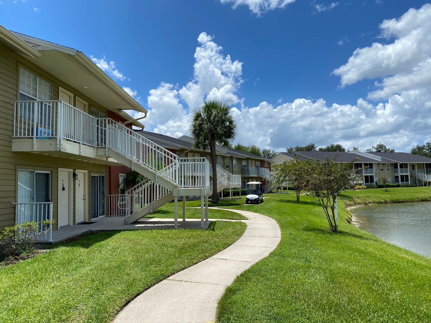Brandon House: 302 Lake Parsons Green #107