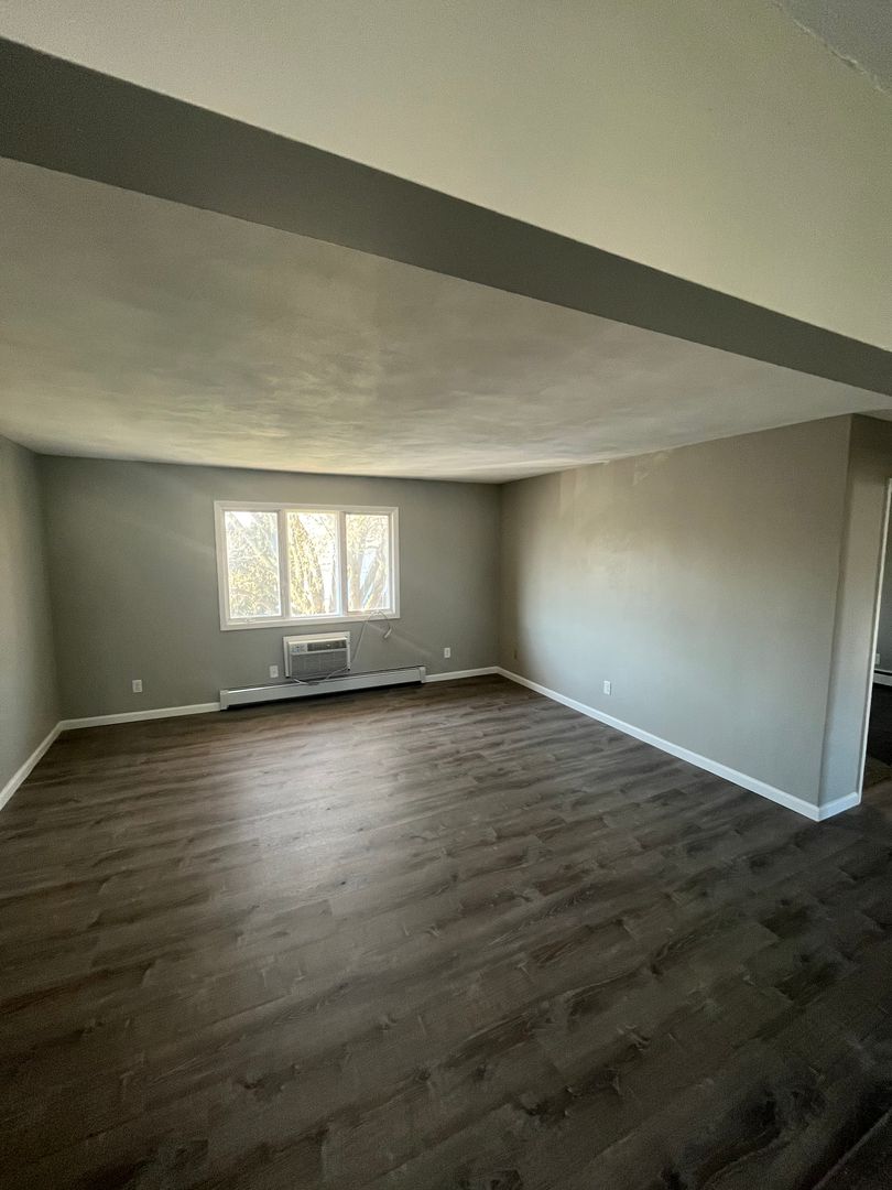 Rock Island Apartment: 3105 24th Street