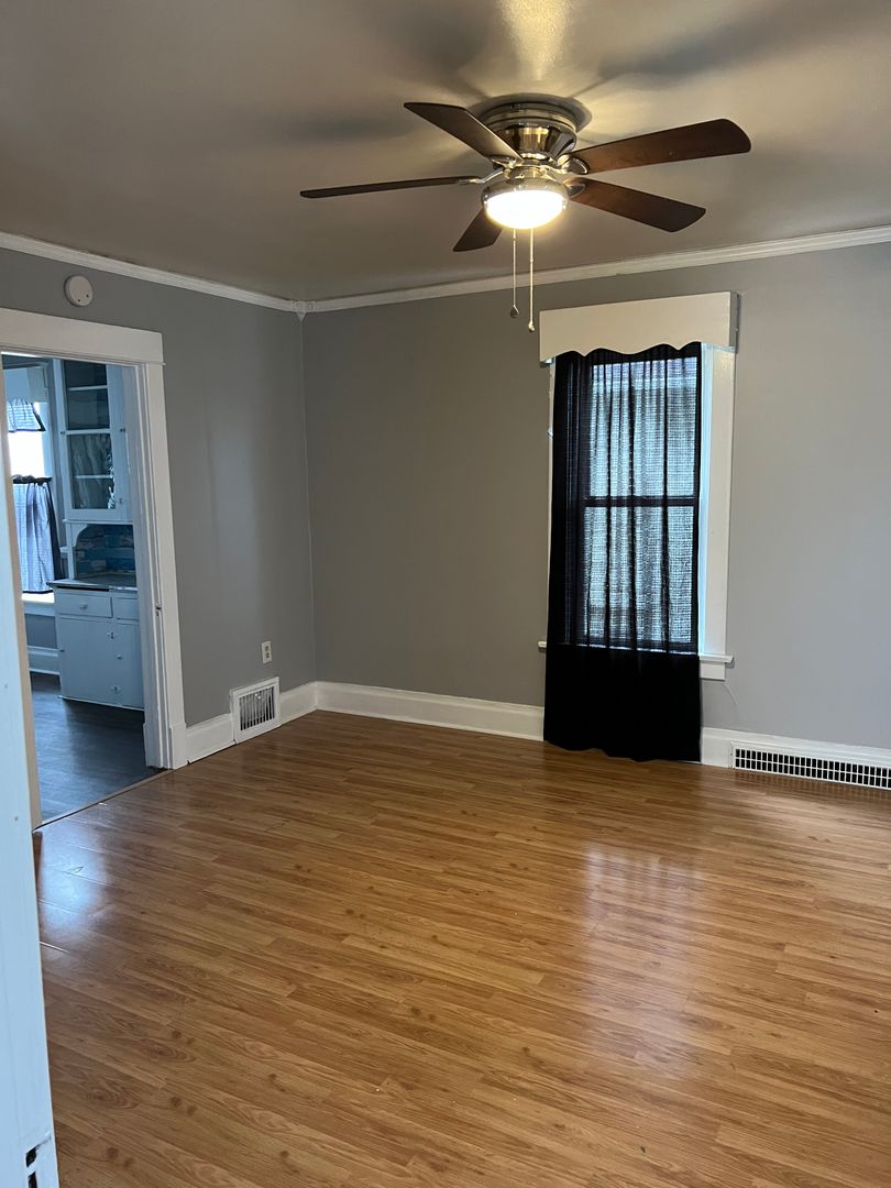 Moline Apartment: 728 18th Avenue A