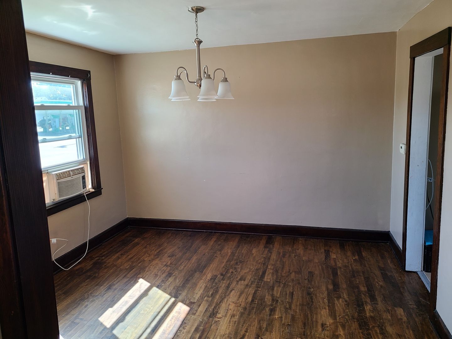 Moline Apartment: 1923 27th St