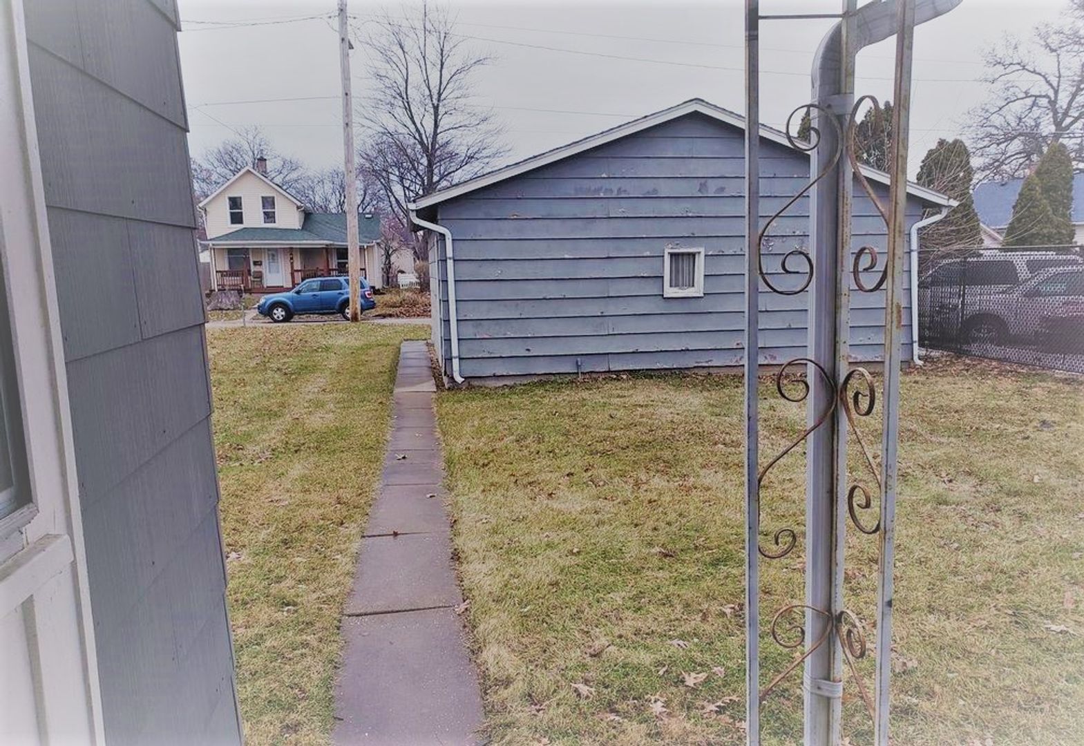 Moline House: 1577 31st Ave