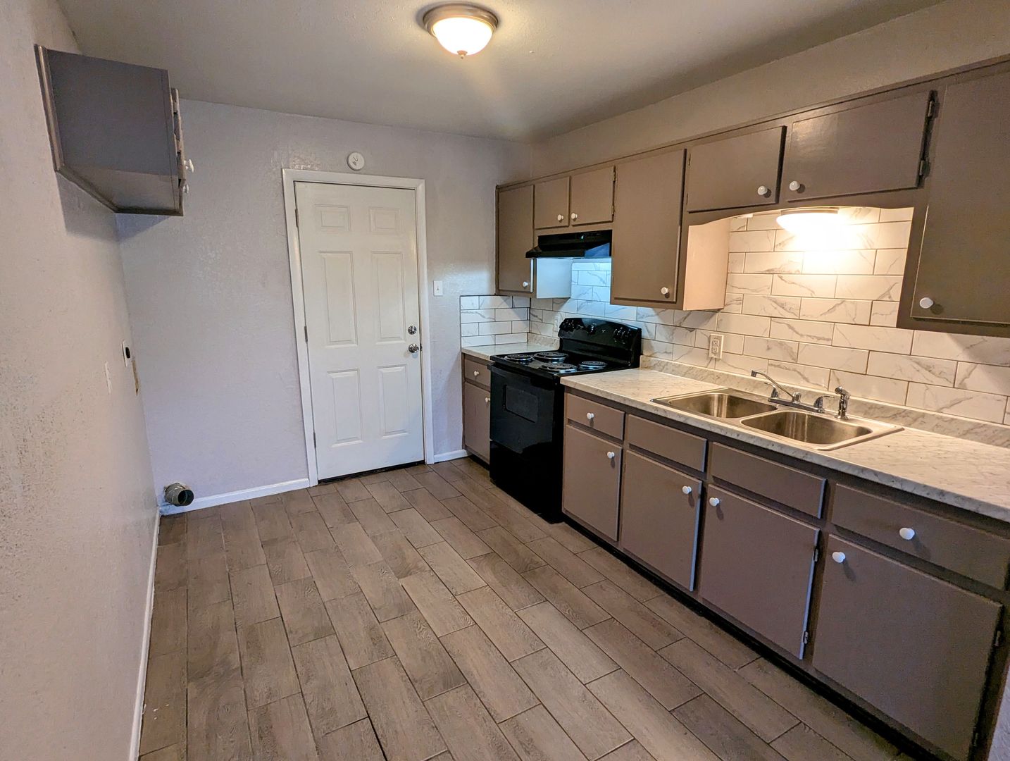 Copperas Cove Apartment: 201 W Anderson Avenue