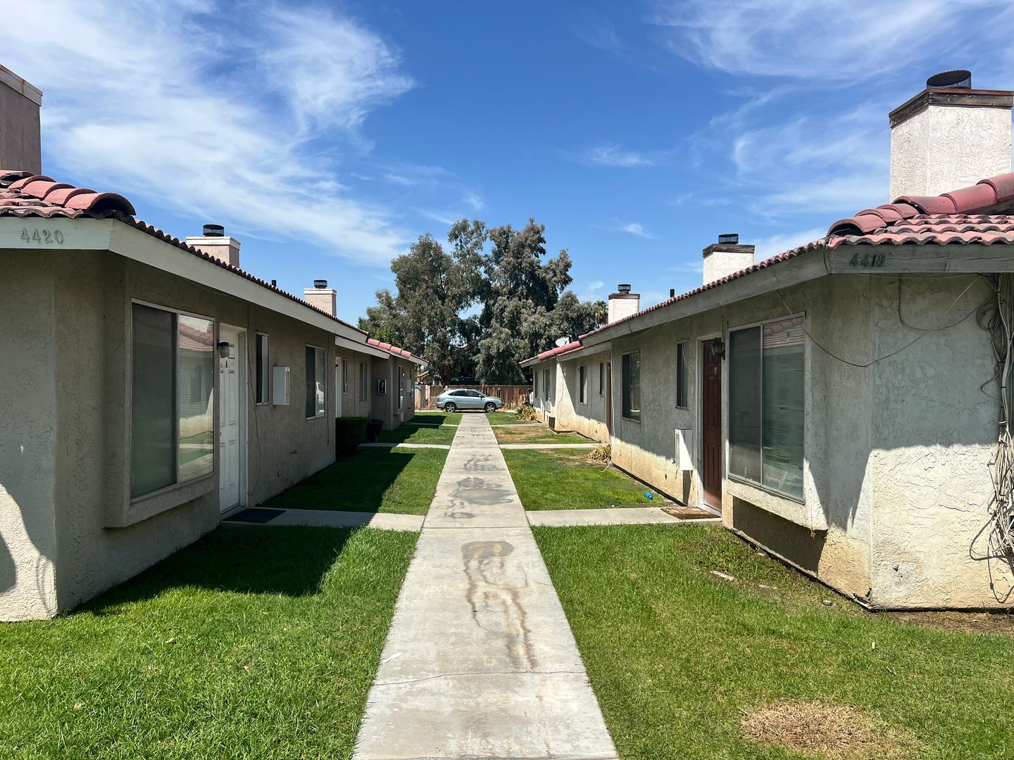 Bakersfield Apartment: 4418 White Ln