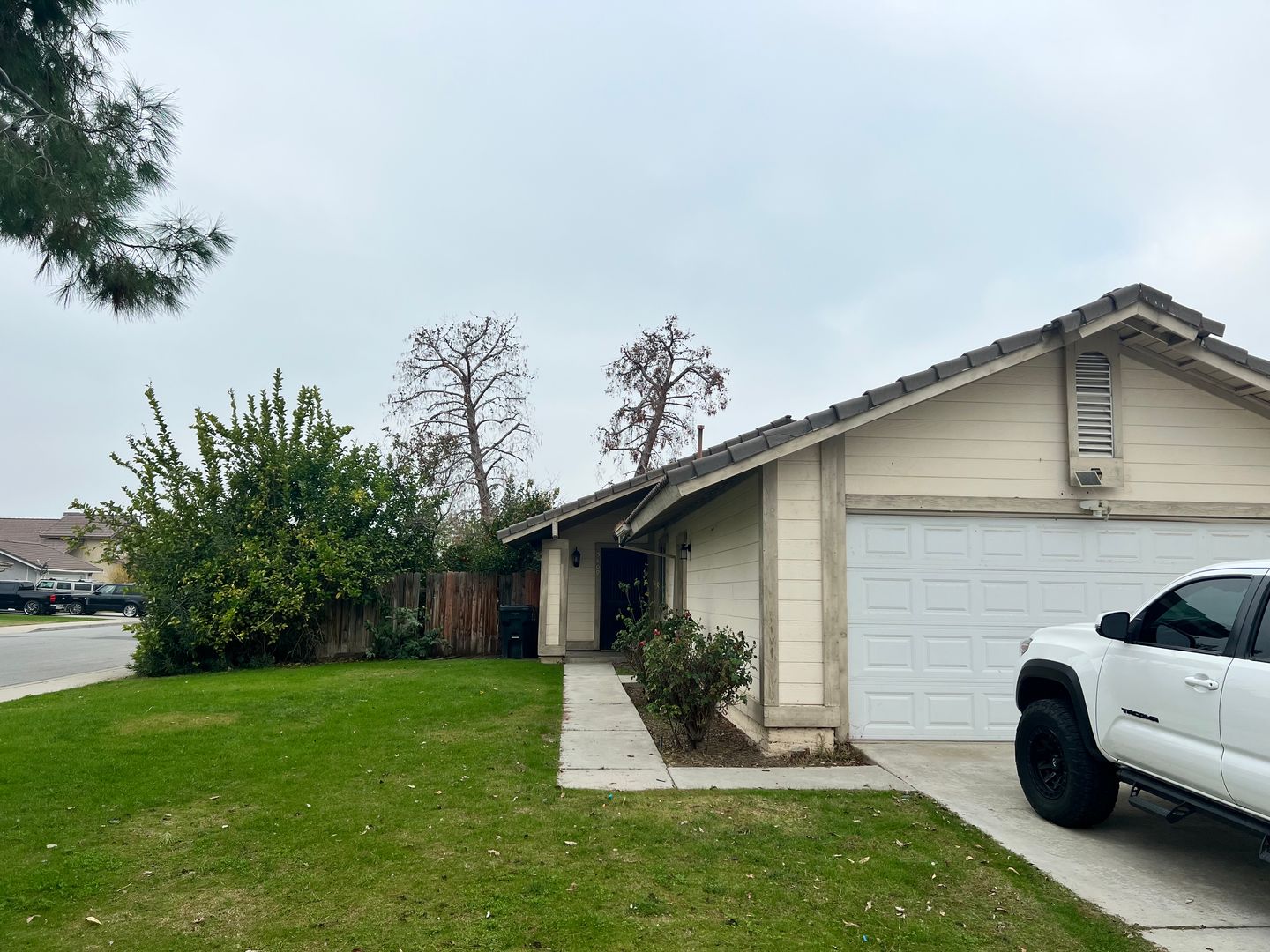 Bakersfield House: 5409 Tupper Ct