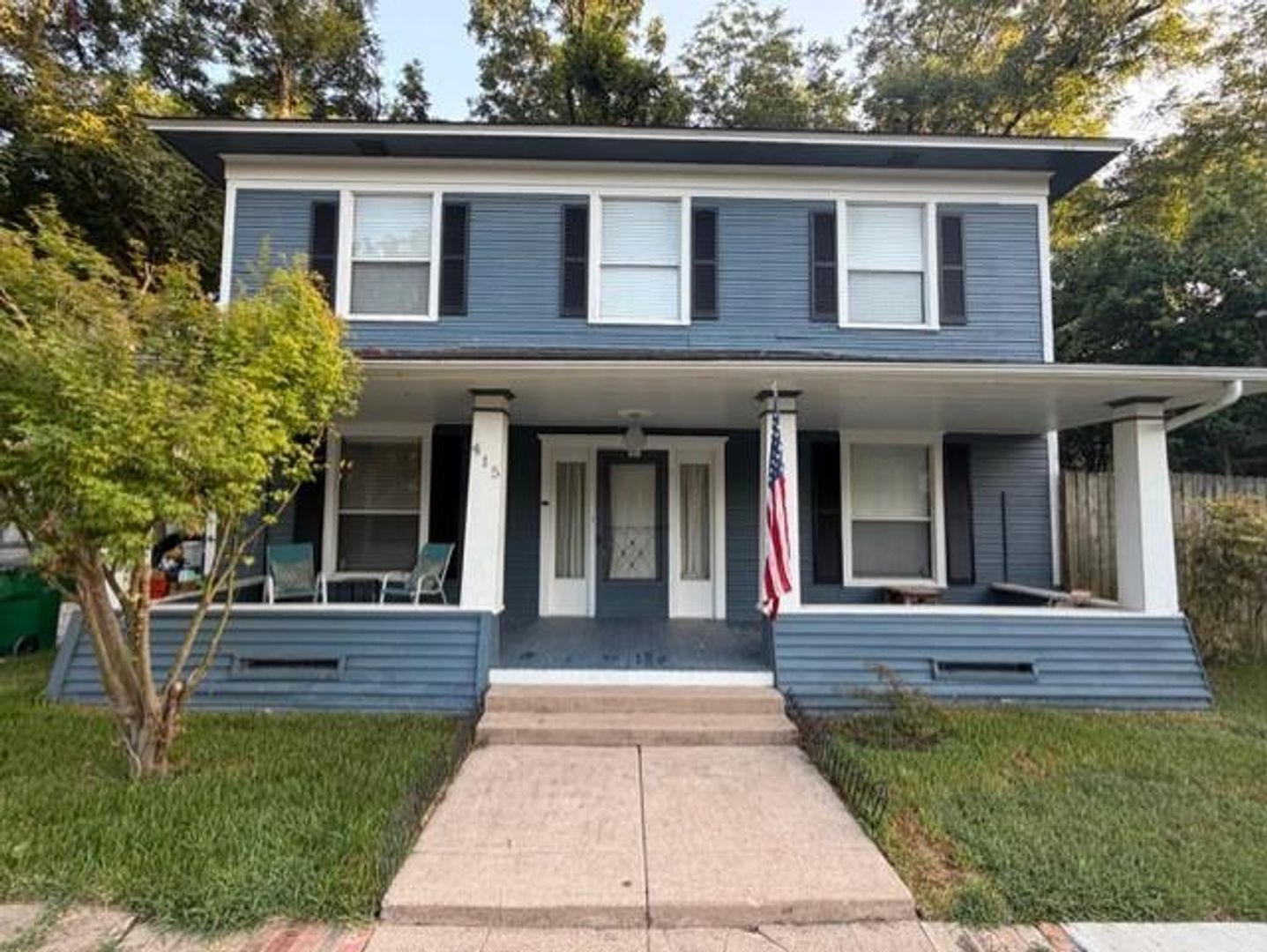 Waxahachie House: 415 W Franklin Street