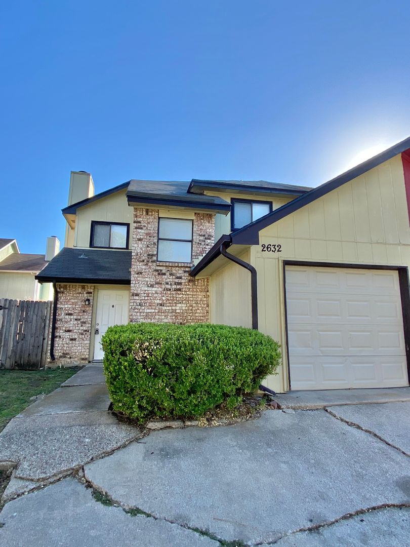 Grand Prairie House: 2632 Pinta Circle