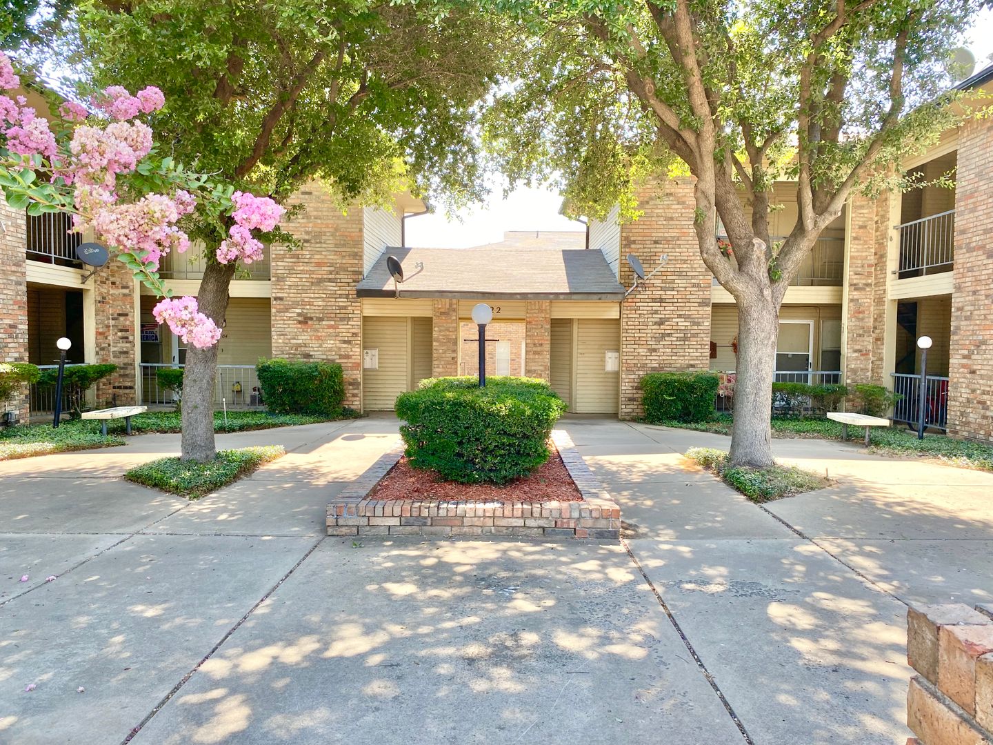 Grand Prairie Apartment: 222 N Center Street