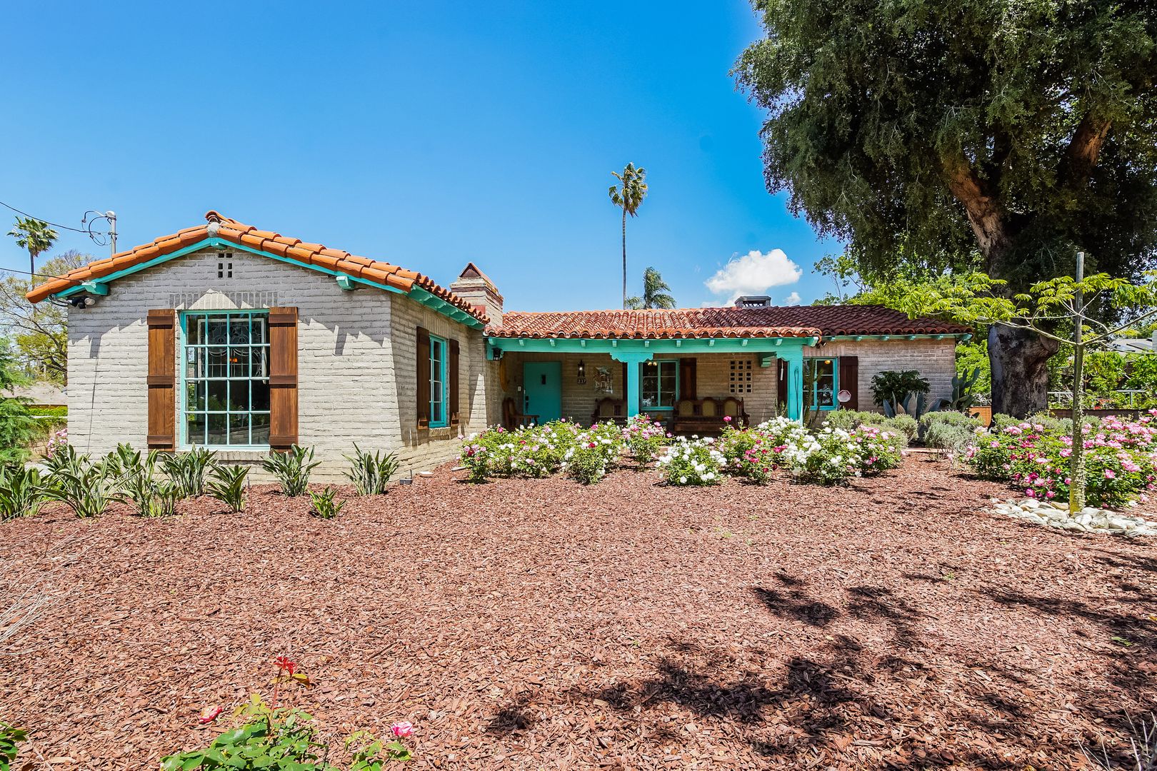 Claremont House: 237 W Baseline Rd