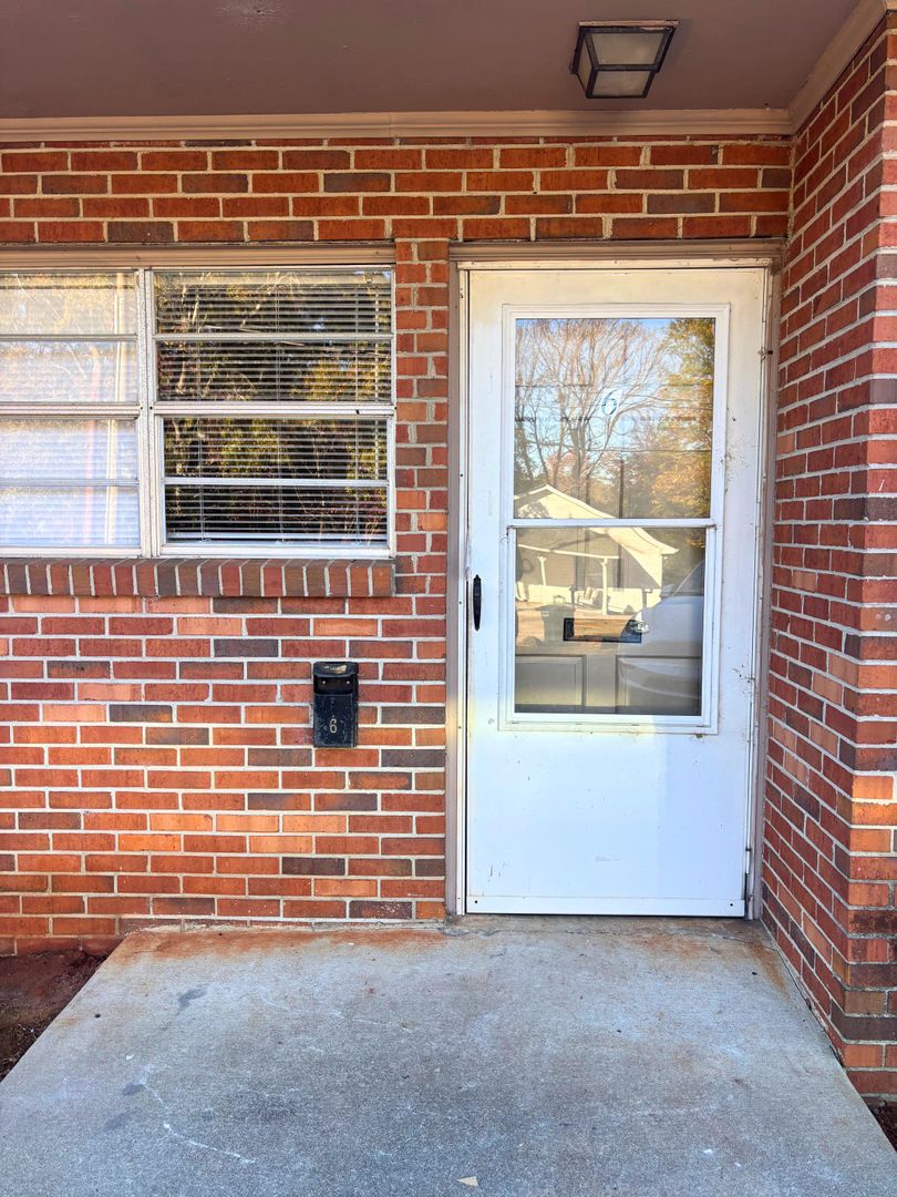 Pickens Apartment: East Baker Street