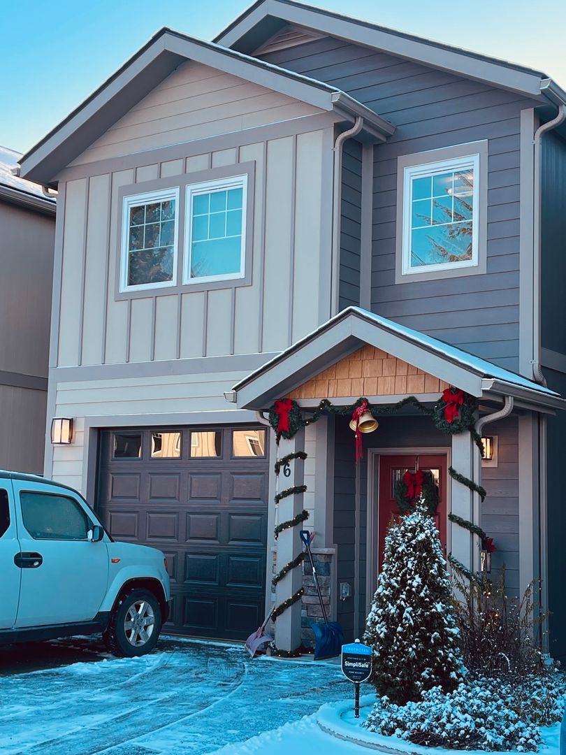 Juneau House: 2520 Sunset Dr