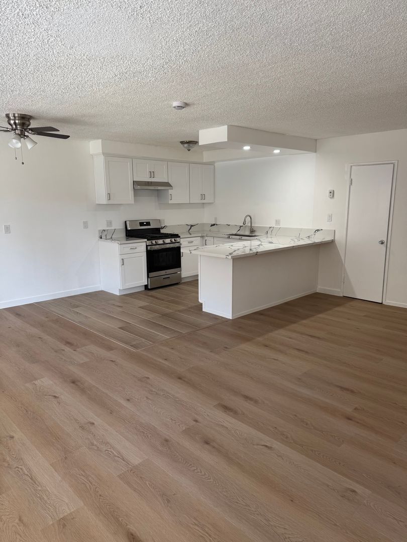 Gardena Apartment: 13801 - 13817 Van Ness Ave