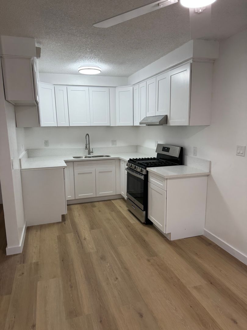 Gardena Apartment: 13801 - 13817 Van Ness Ave