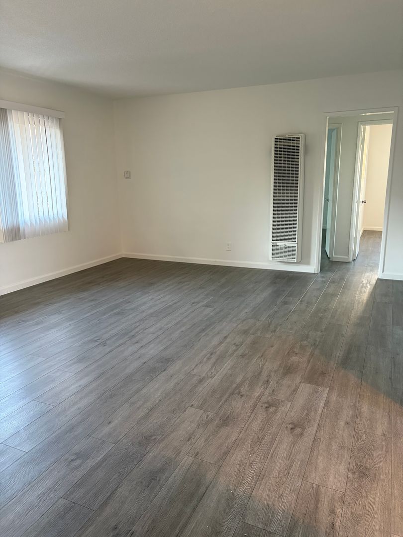 Inglewood Apartment: 837 - 839 Beach Ave