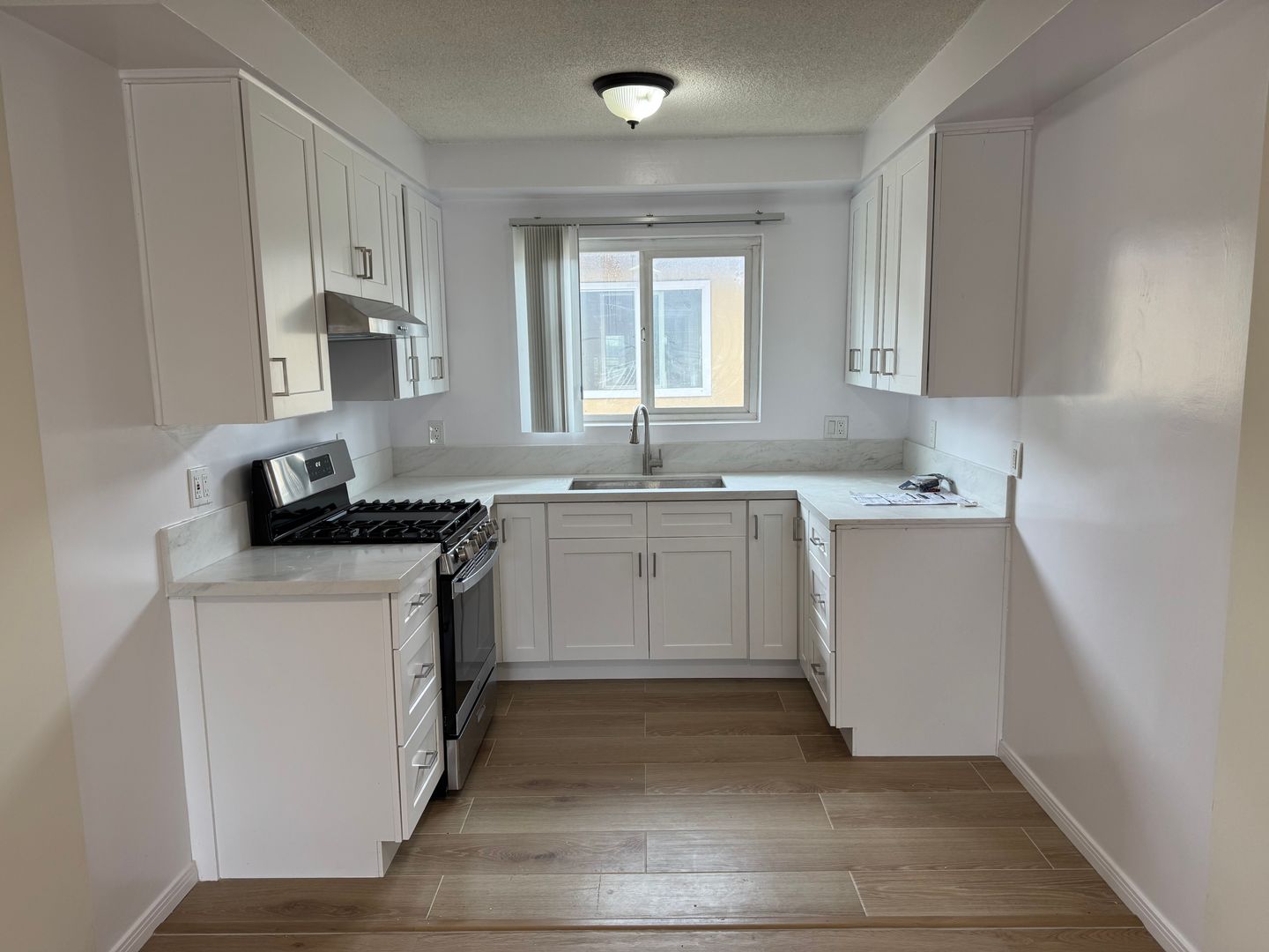 Gardena Apartment: 13801 - 13817 Van Ness Ave