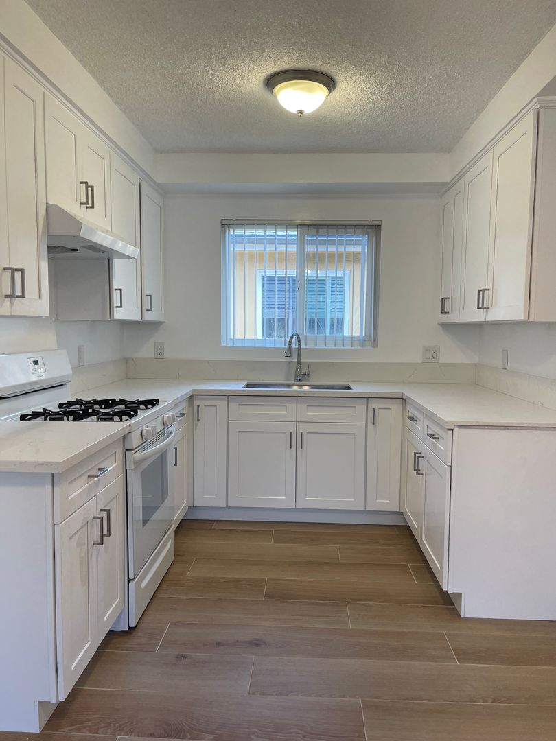 Gardena Apartment: 13801 - 13817 Van Ness Ave