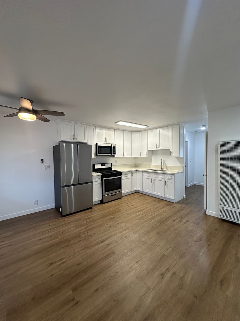 Gardena Apartment: 14011 S Budlong Ave