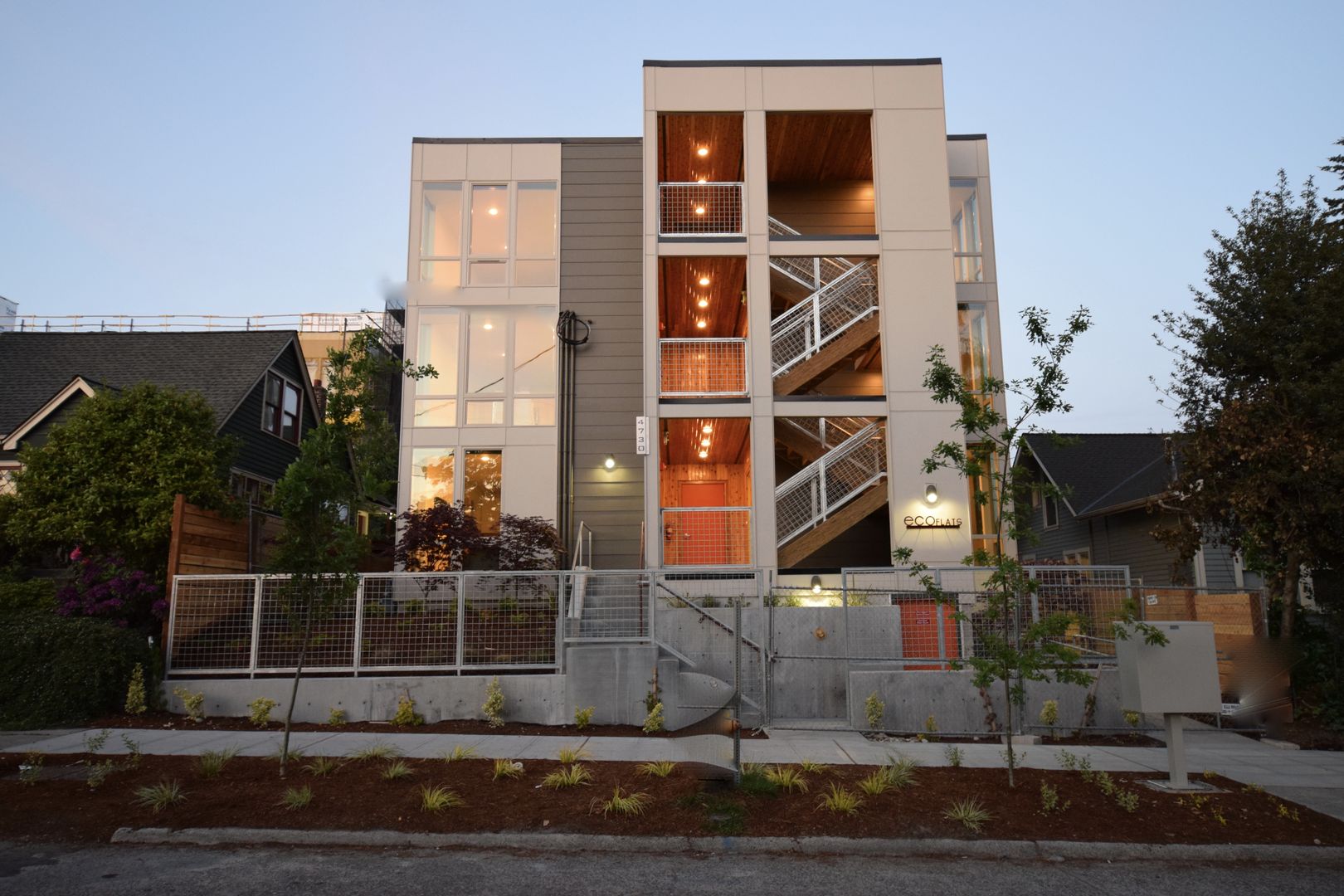 Seattle Apartment: 4730 9th Ave NE